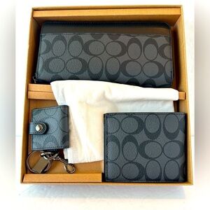 NIB 3PC Printed Canvas Wallet Set, “O” Design (not Coach), Dust bag included